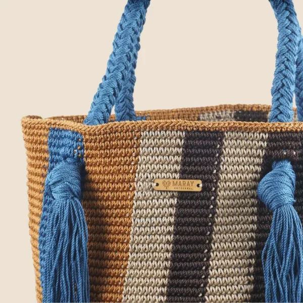 Bolsa multirayas tejida a mano