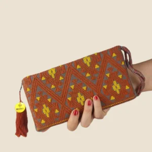 Cartera brocada chocolate
