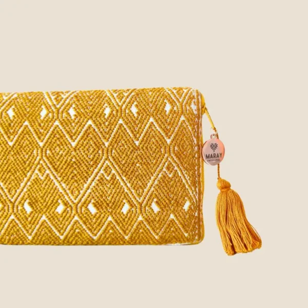 Cartera artesanal blanca y amarilla