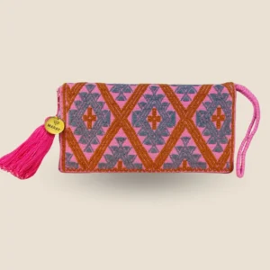 cartera mediana rosa artesanal