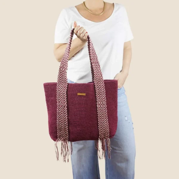 Bolsa burdeos tejida
