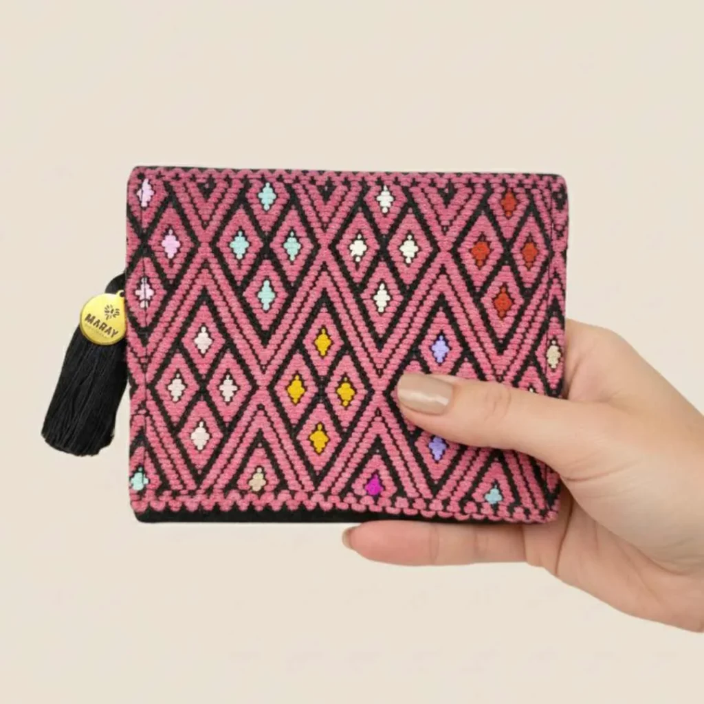 cartera bordado rosa