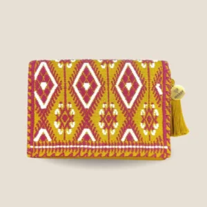 cartera artesanal mostaza