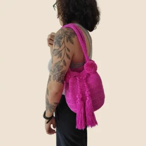 Bolsa tejida rosa