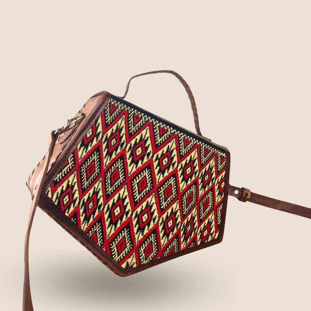 bolsa de telar y piel mexicana
