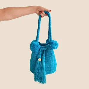 Bolsa pompon turquesa