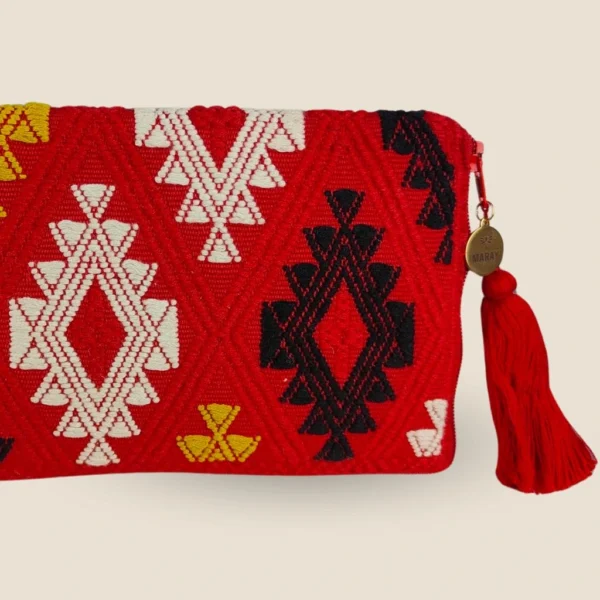 cartera artesanal roja