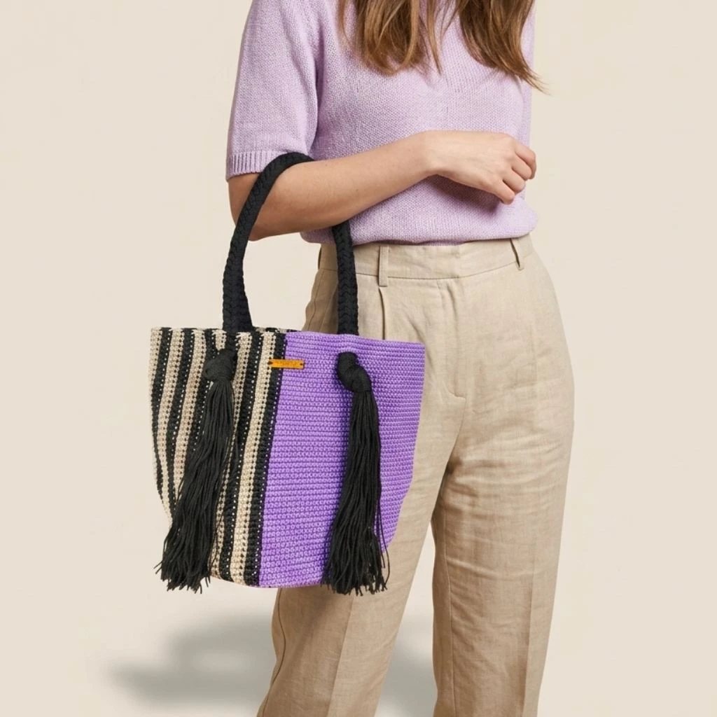 bolsa a rayas color negra y morada